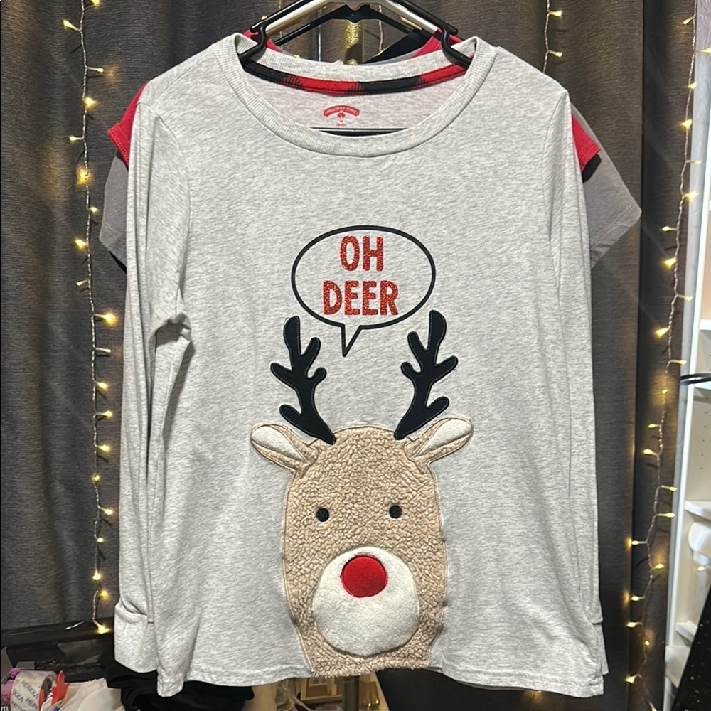 No.135 Holiday Time Festive Gray and Red Long Sleeve Tee